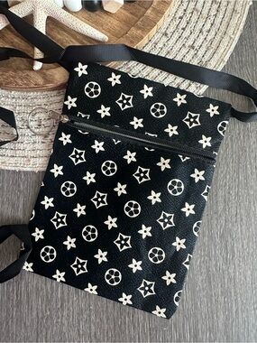 NWT Girls Black Crossbody w/White Floral & Star Motif